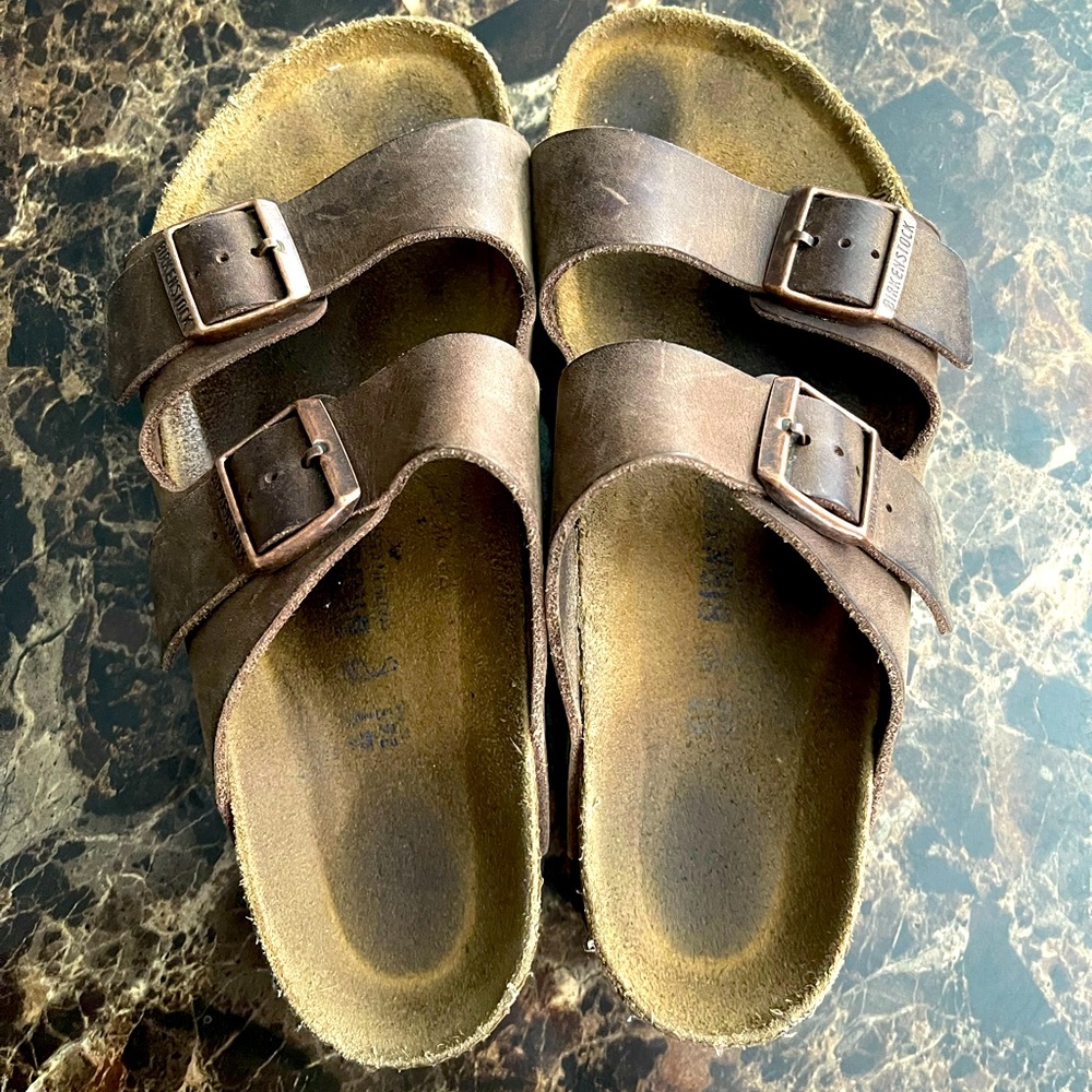 Men’s size 42 Birkenstock (USED)
